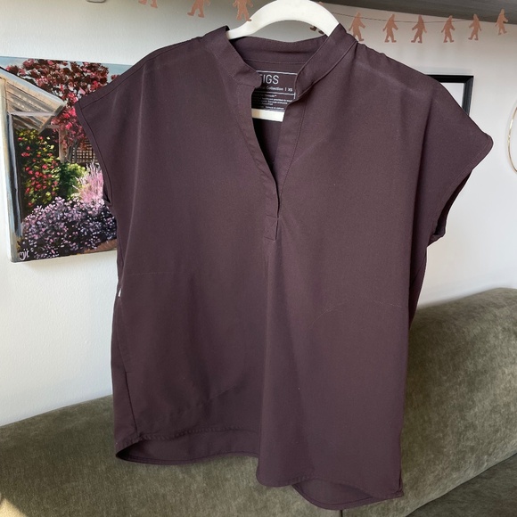 Figs Women's Top in Dark Brown - Picture 1 of 3